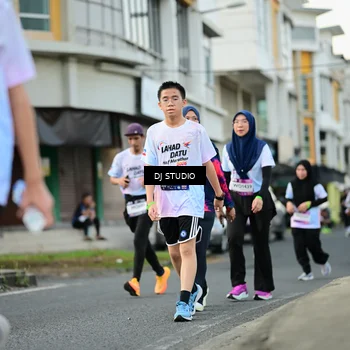 Runner Photo 7912264