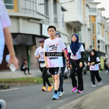 Runner Photo 7912267