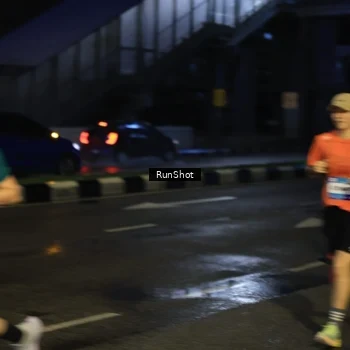 Runner Photo 7912271