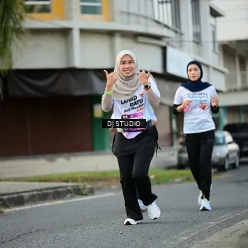 Runner Photo 7912325