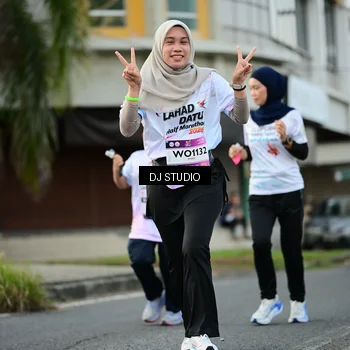 Runner Photo 7912342