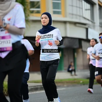 Runner Photo 7912343