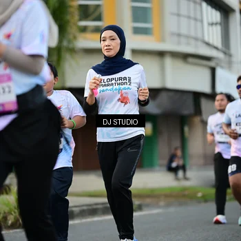 Runner Photo 7912346