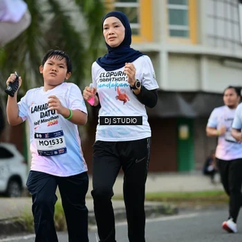 Runner Photo 7912351