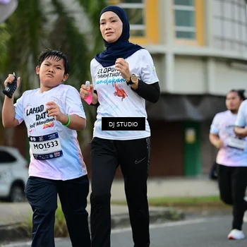 Runner Photo 7912360