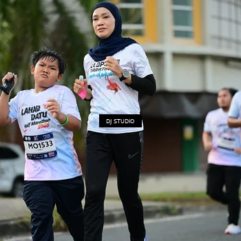 Runner Photo 7912363
