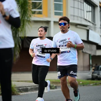 Runner Photo 7912364