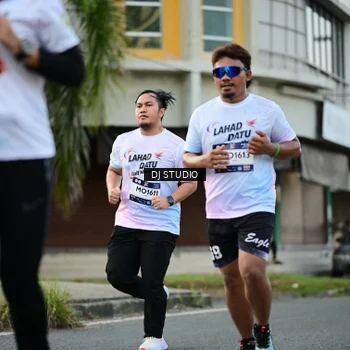 Runner Photo 7912368