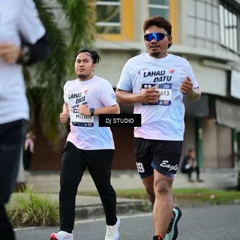 Runner Photo 7912374