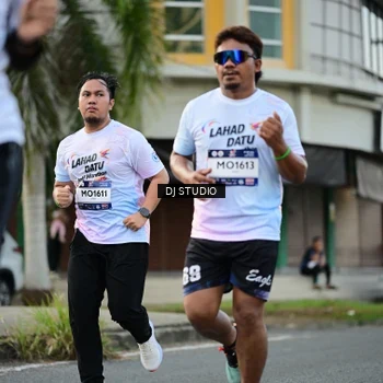 Runner Photo 7912380