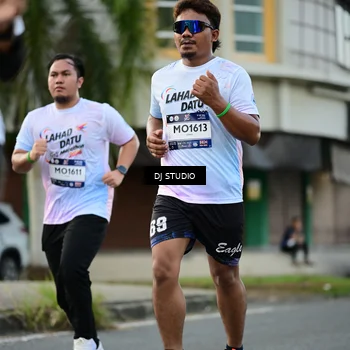 Runner Photo 7912381