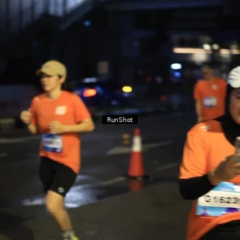 Runner Photo 7912402