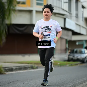 Runner Photo 7912409