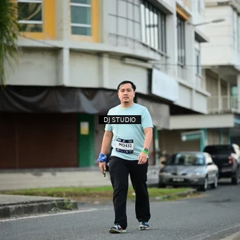 Runner Photo 7912415