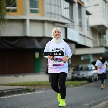 Runner Photo 7912441