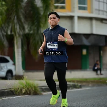 Runner Photo 7912508