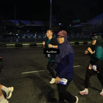 Runner Photo 7912545