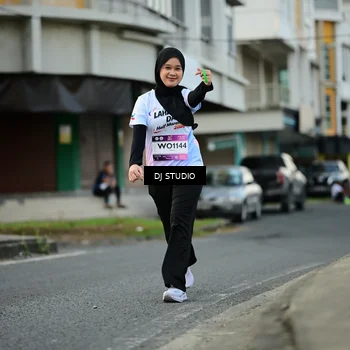 Runner Photo 7912555