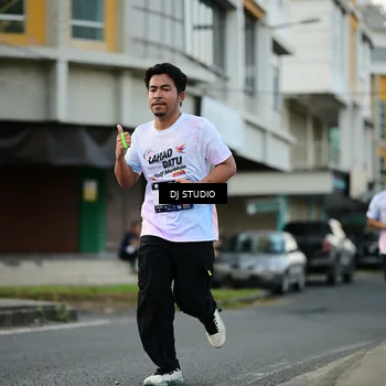 Runner Photo 7912593