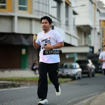 Runner Photo 7912605