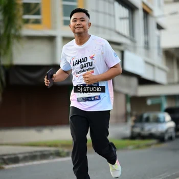 Runner Photo 7912640