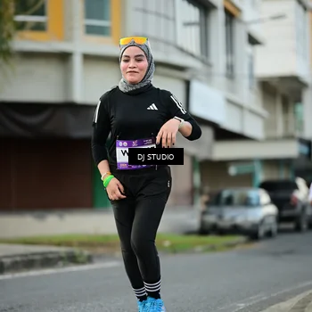 Runner Photo 7912688