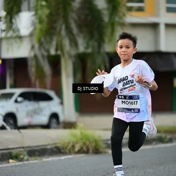 Runner Photo 7912725