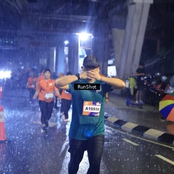 Runner Photo 7912780