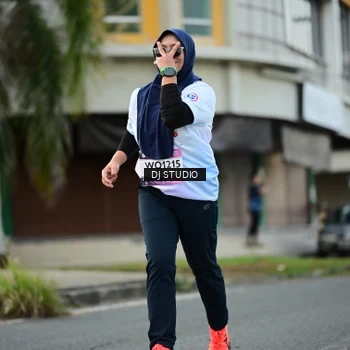 Runner Photo 7912860