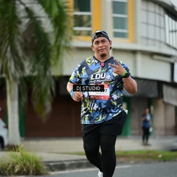 Runner Photo 7912973