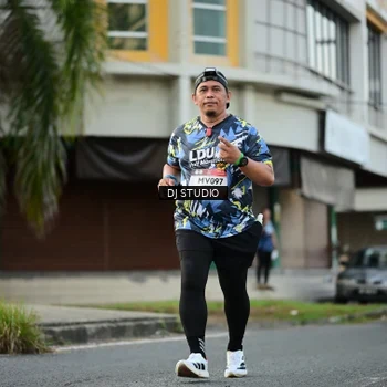 Runner Photo 7912976