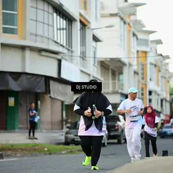 Runner Photo 7913038