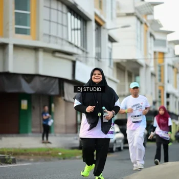Runner Photo 7913041