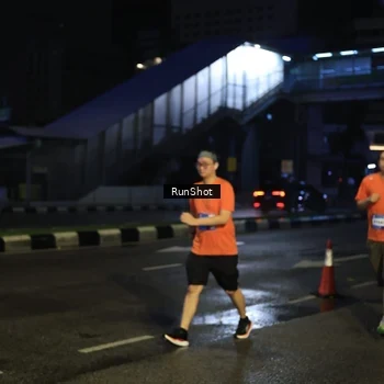 Runner Photo 7913070