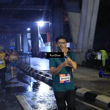 Runner Photo 7913074
