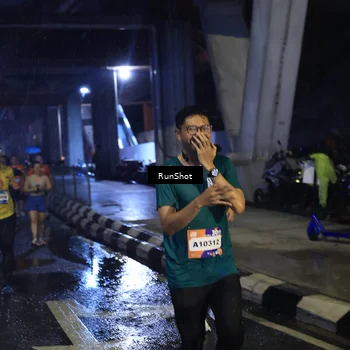 Runner Photo 7913075