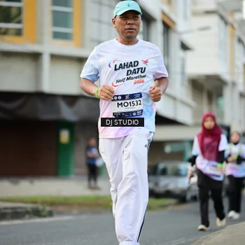 Runner Photo 7913076