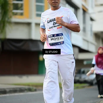 Runner Photo 7913078