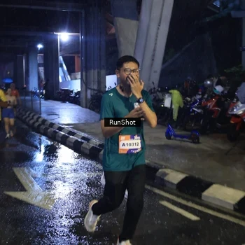 Runner Photo 7913081