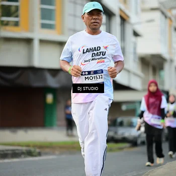 Runner Photo 7913082