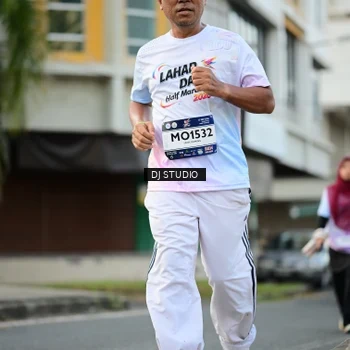 Runner Photo 7913084
