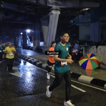 Runner Photo 7913105