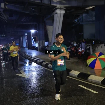 Runner Photo 7913111