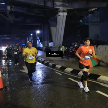 Runner Photo 7913130