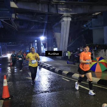 Runner Photo 7913132