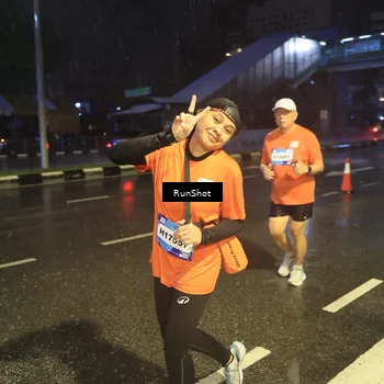 Runner Photo 7913231