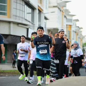 Runner Photo 7913331