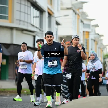 Runner Photo 7913335