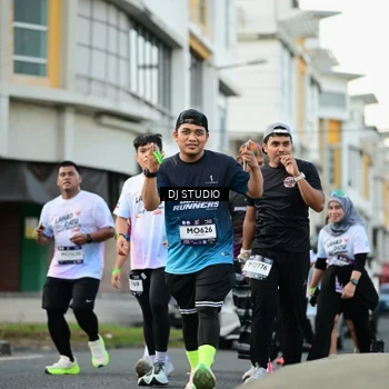 Runner Photo 7913338