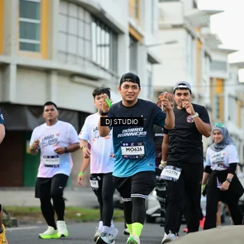 Runner Photo 7913342